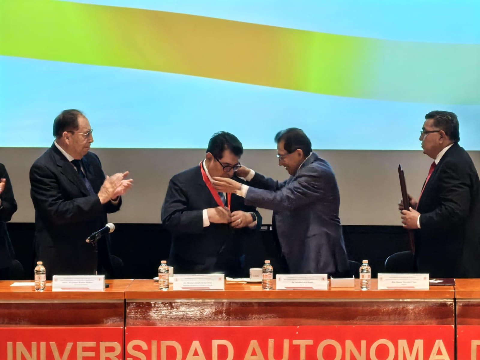 Ciencias Políticas UATx reconoce el legado y visión estratégica de HIOO